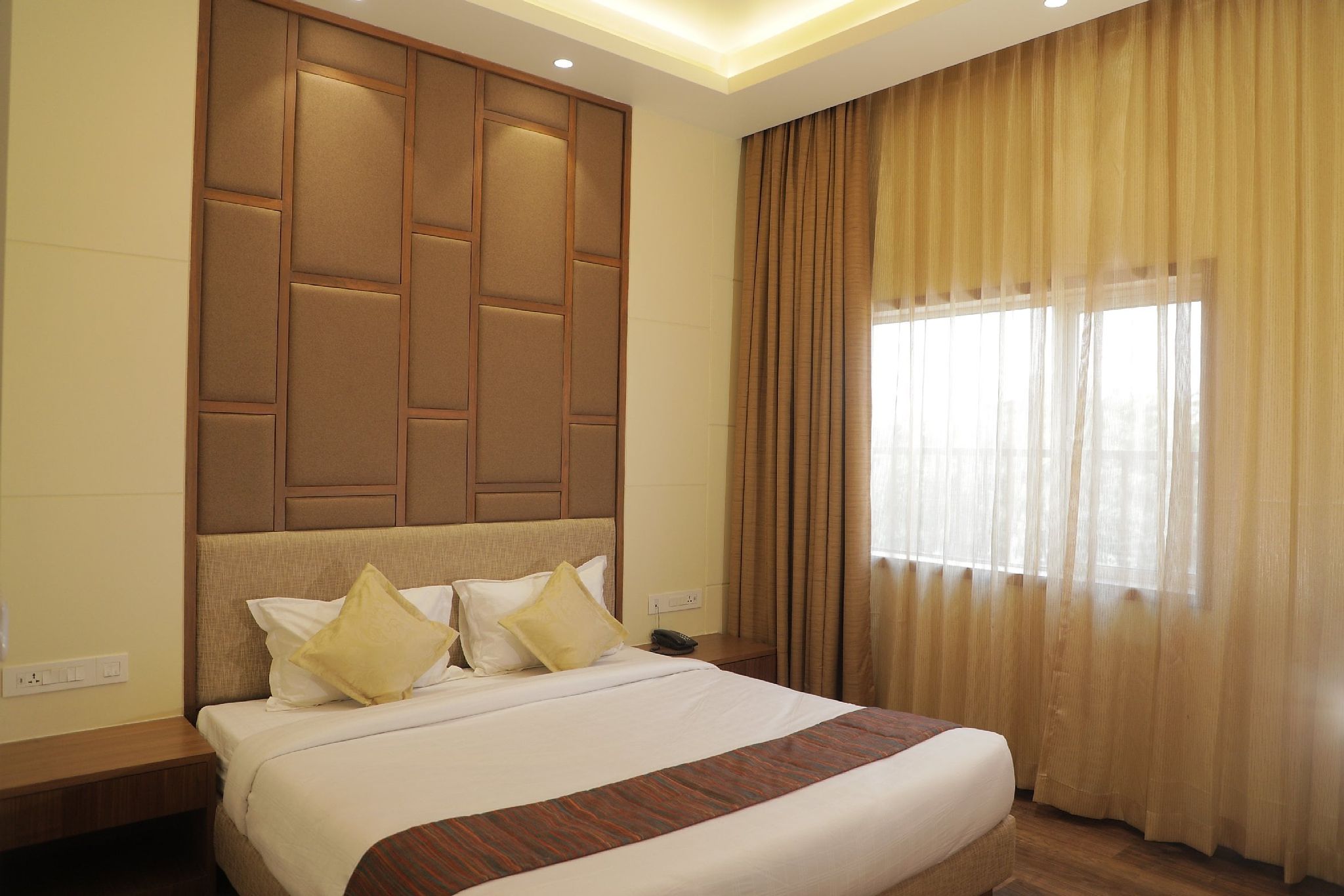 The Monarch Executive Room 8