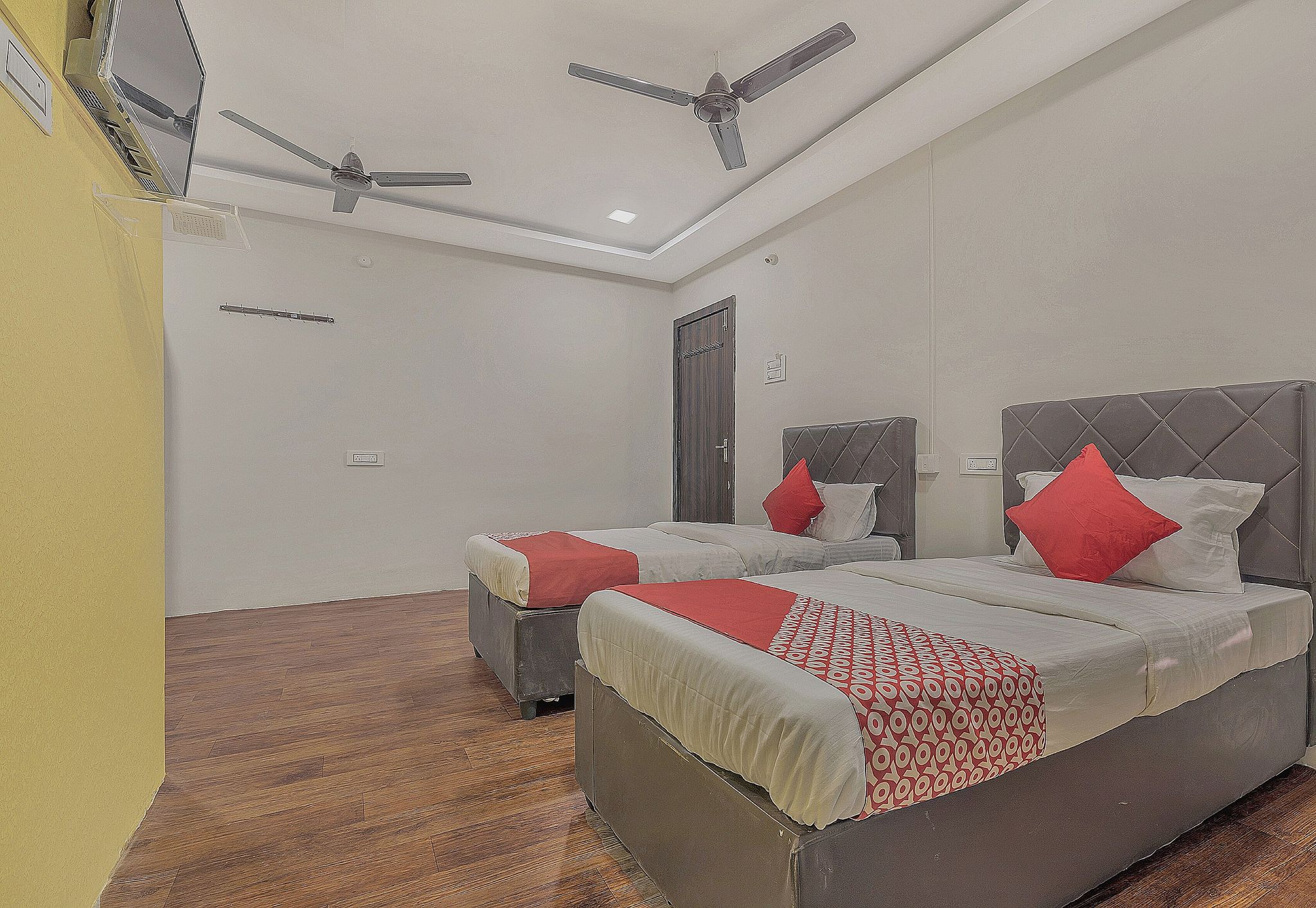 Hotel Ankitha Grand Classic Room 4