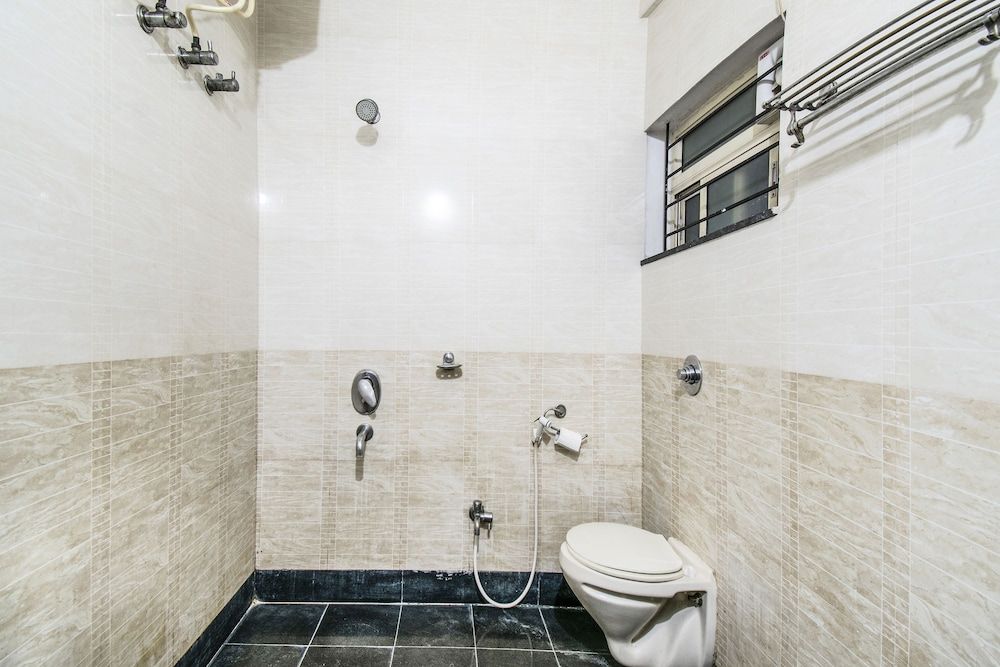 FabExpress GMR Grand 18 Premium Room, 1 Double Bed, Non Smoking 12