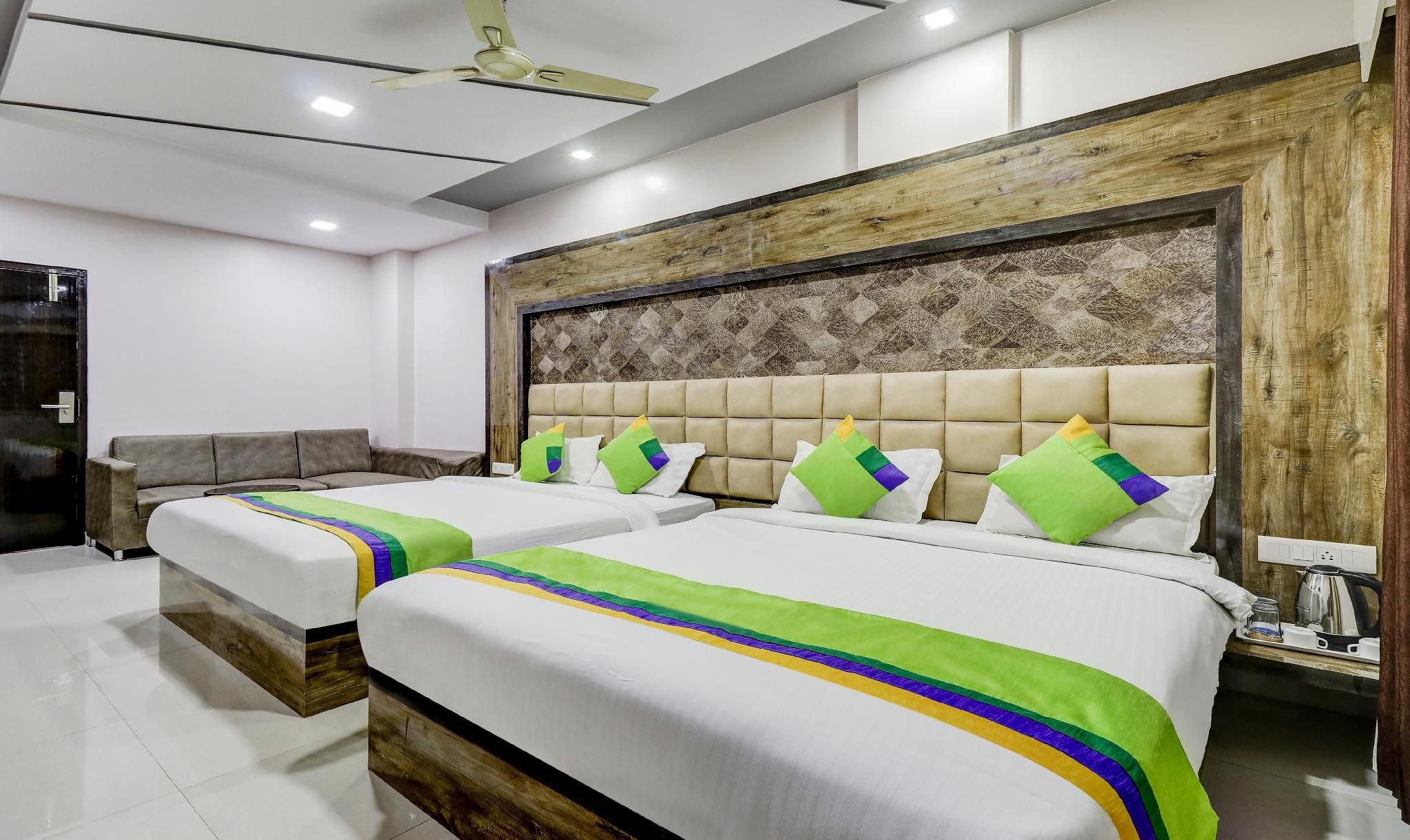 Treebo Sahara Suites, 750 M From St. John's Medical College And Hospital Standard Double Room 3