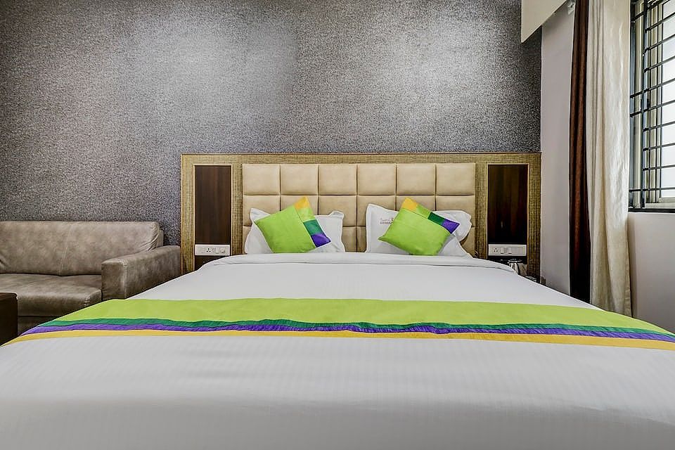 Treebo Sahara Suites, 750 M From St. John's Medical College And Hospital Standard Double Room 6