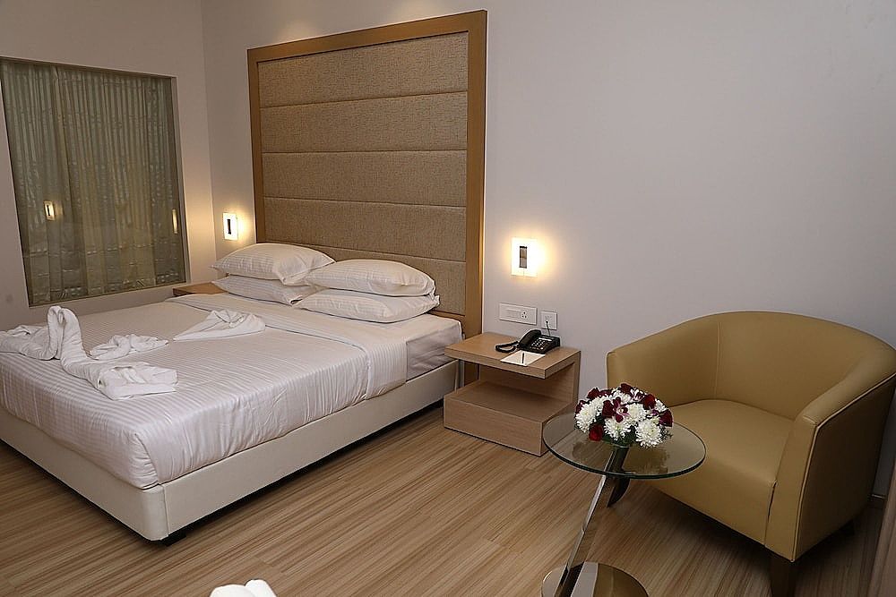 YN Hotels Deluxe Room 3