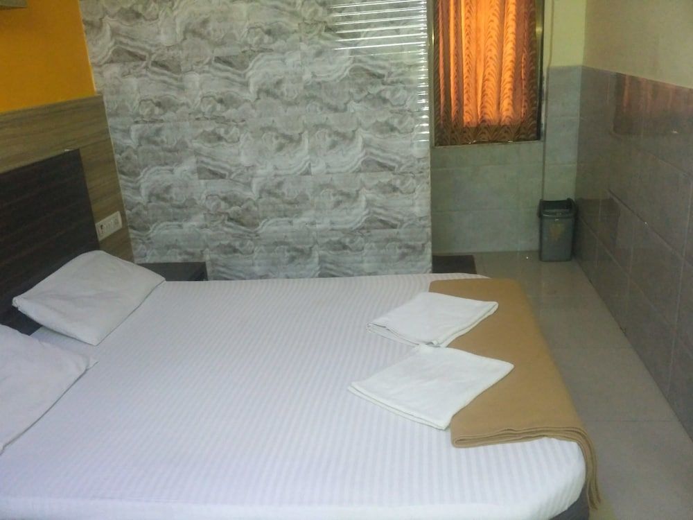 Hotel saidan Deluxe AC Room 2