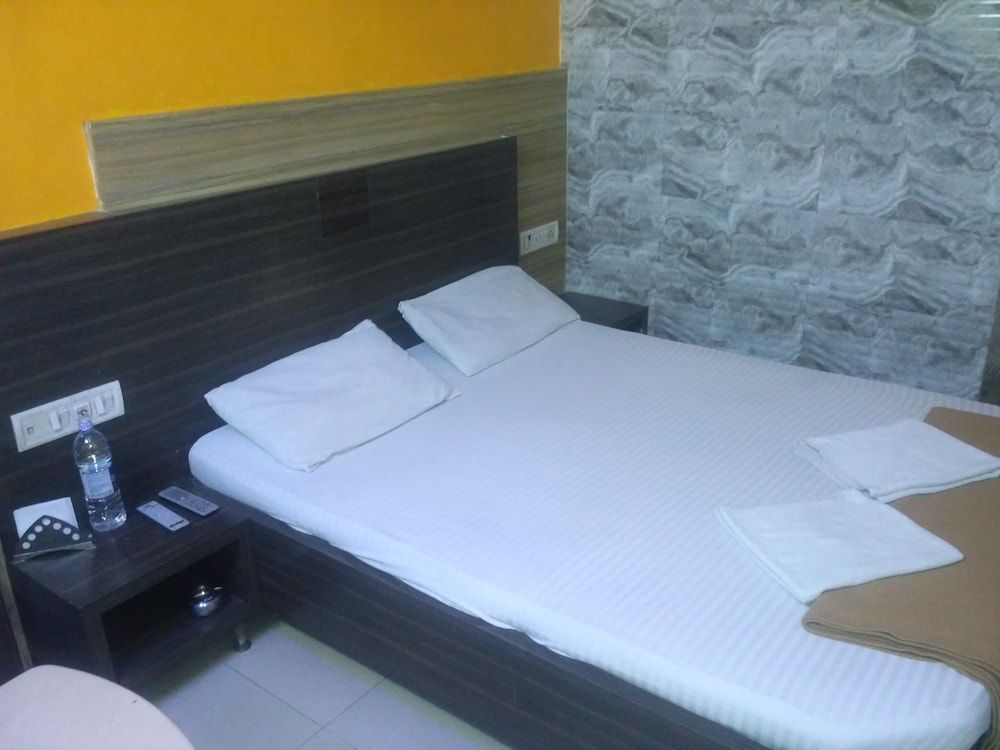 Hotel saidan Deluxe AC Room 4