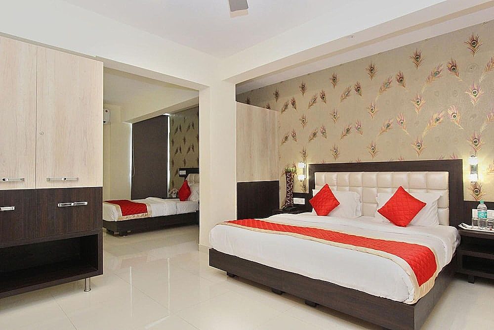Vee Suites Bangalore Standard Room, 1 Bedroom, Smoking, City View 5