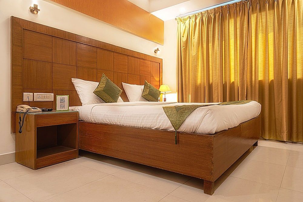 The Grand Plaza Hotel Deluxe Room 2