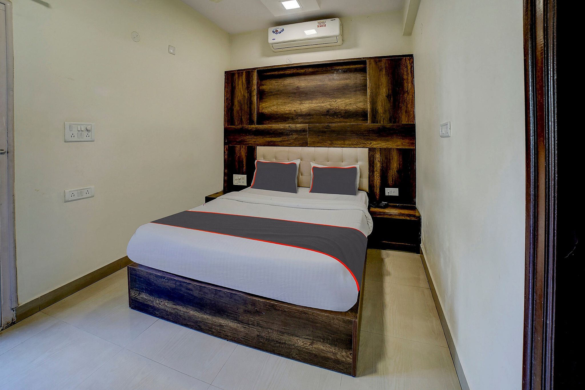 Collection O New Royal Serenity Inn Classic