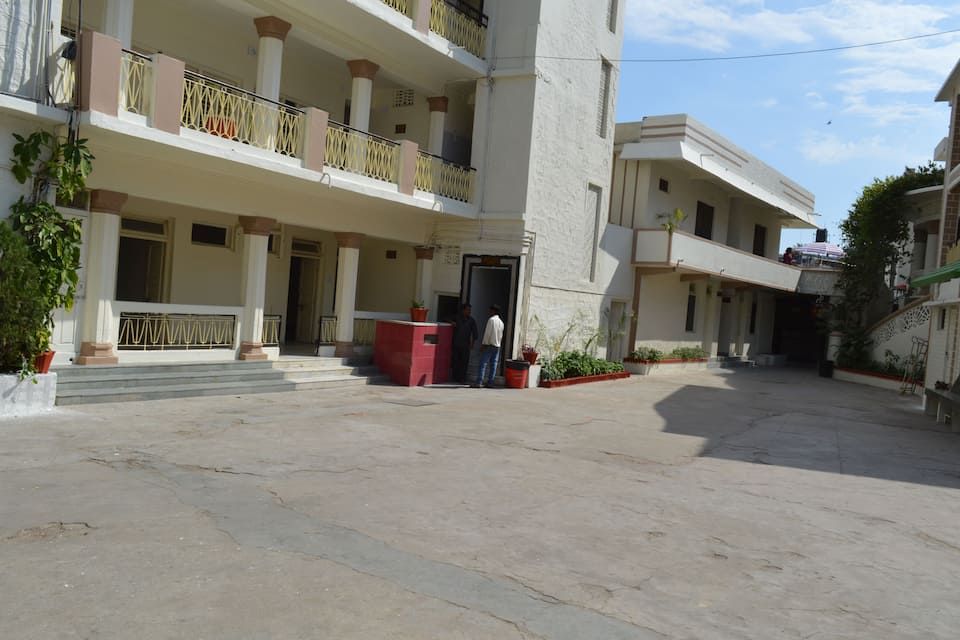 undefined Hotel Shanti 7