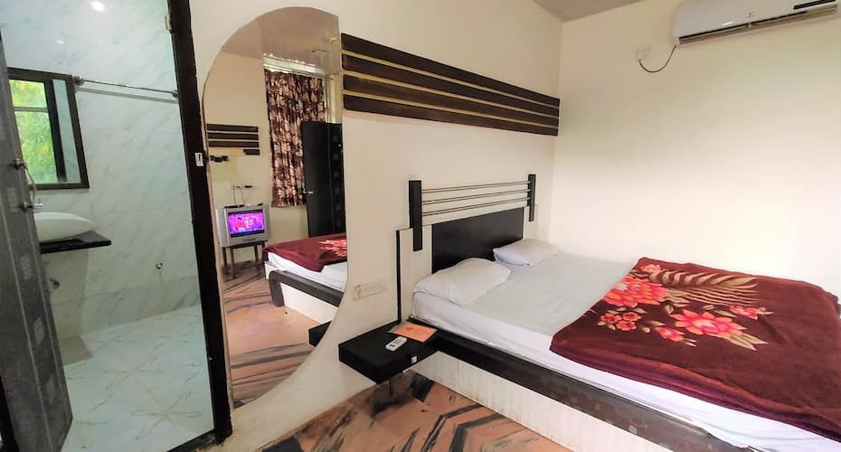 Green View Cottage Deluxe AC Room