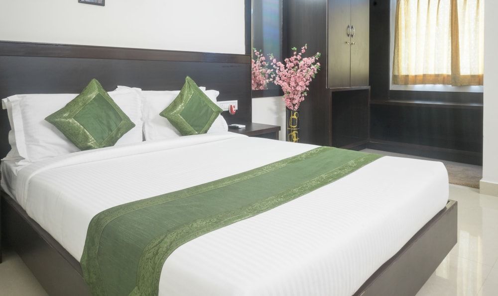 Treebo Raj Avenue Standard Room, 1 Queen Bed, Non Smoking 10