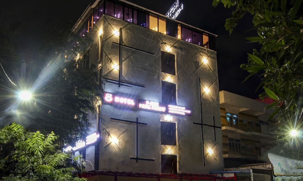 undefined Treebo Tryst F One 4