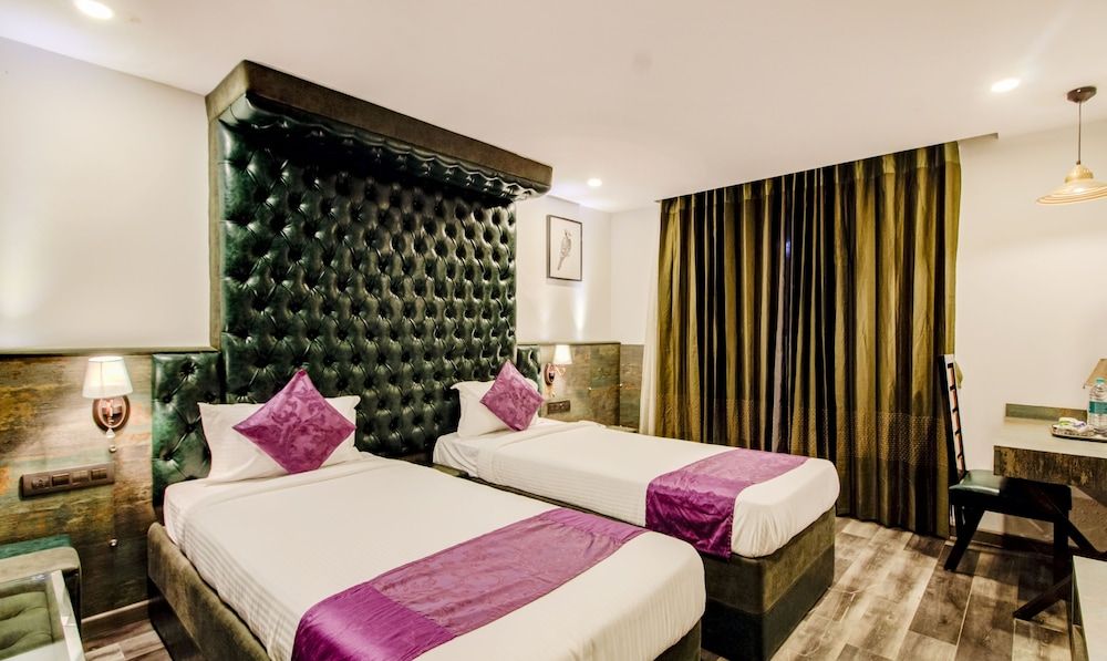 Treebo Tryst F One Deluxe Room 8