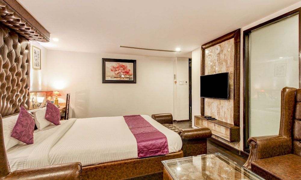 Treebo Tryst F One Deluxe Room 5