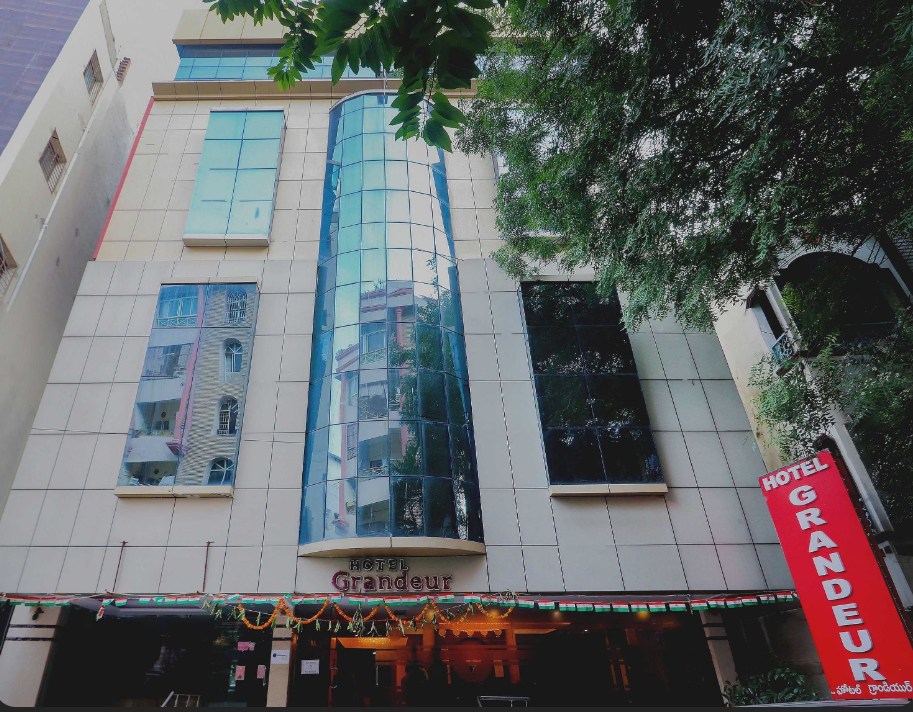 Hotel Grandeur