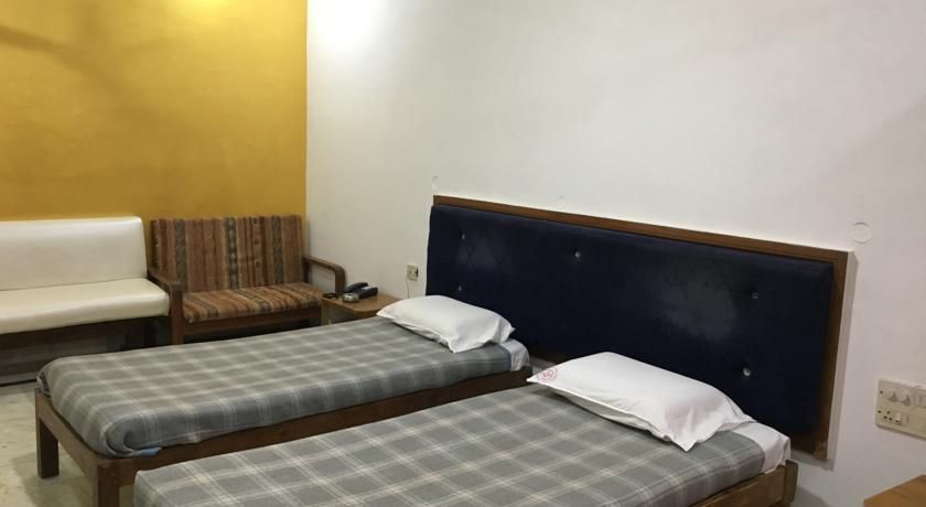 i-ROOMZ Shanbhag Towers International Deluxe Non AC 5