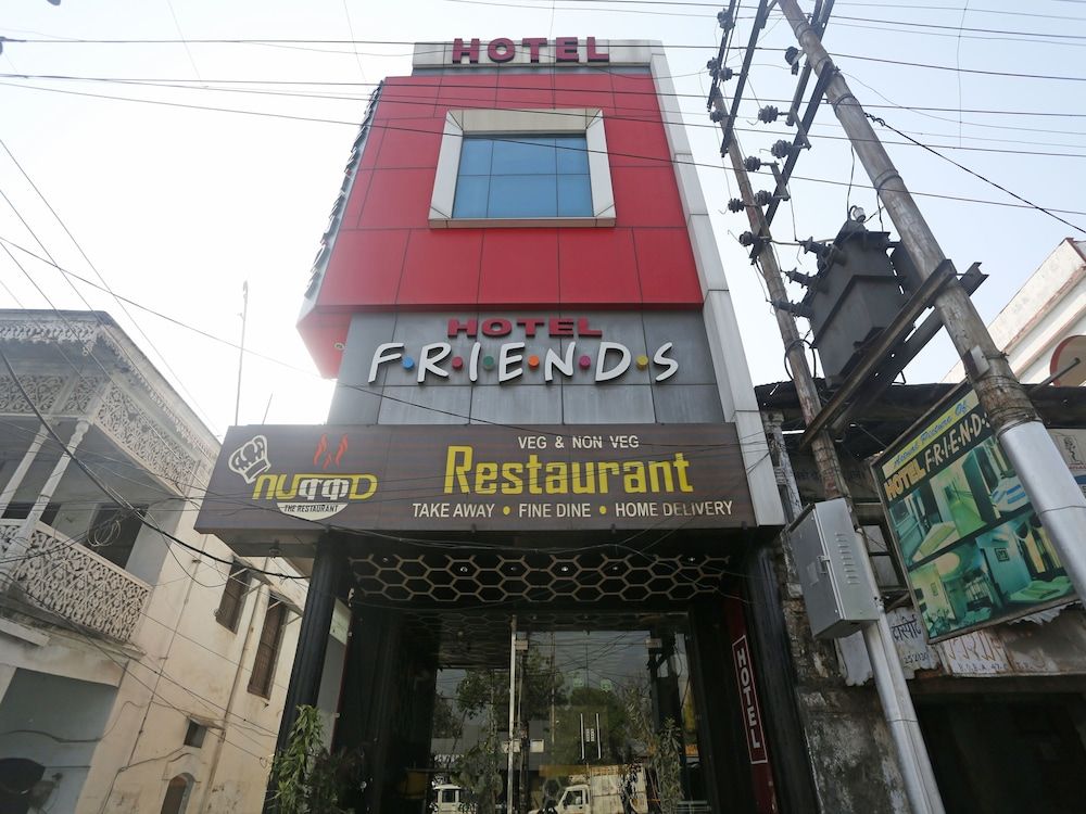 undefined OYO 8672 Hotel Friends