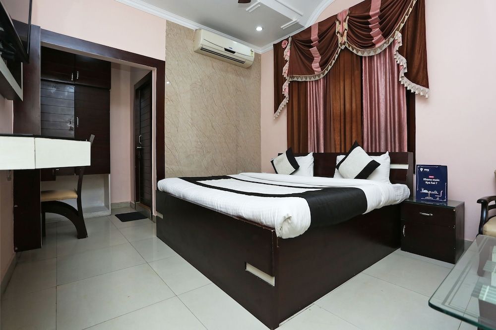 undefined OYO 8672 Hotel Friends 10