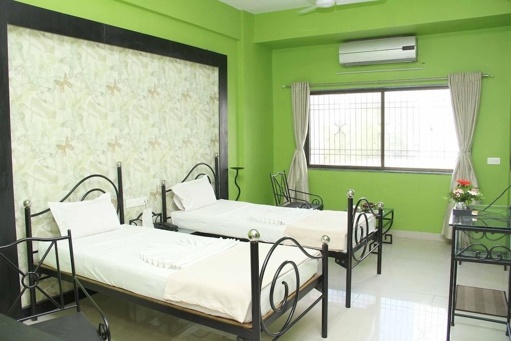 MGM - Aagman The Guest House Deluxe AC Room