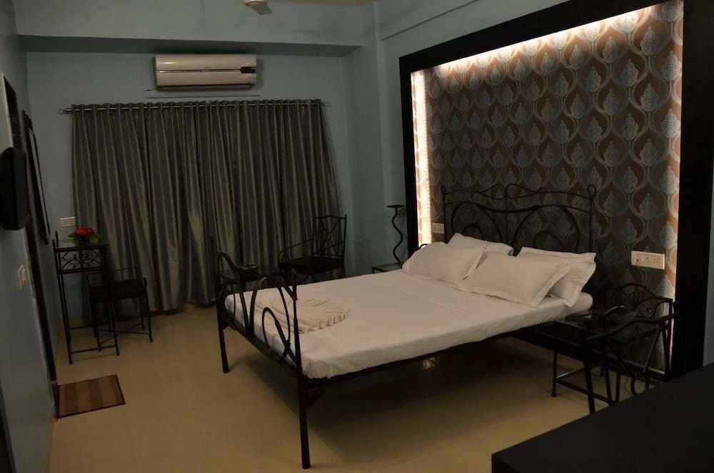 MGM - Aagman The Guest House Deluxe Non AC Room 2