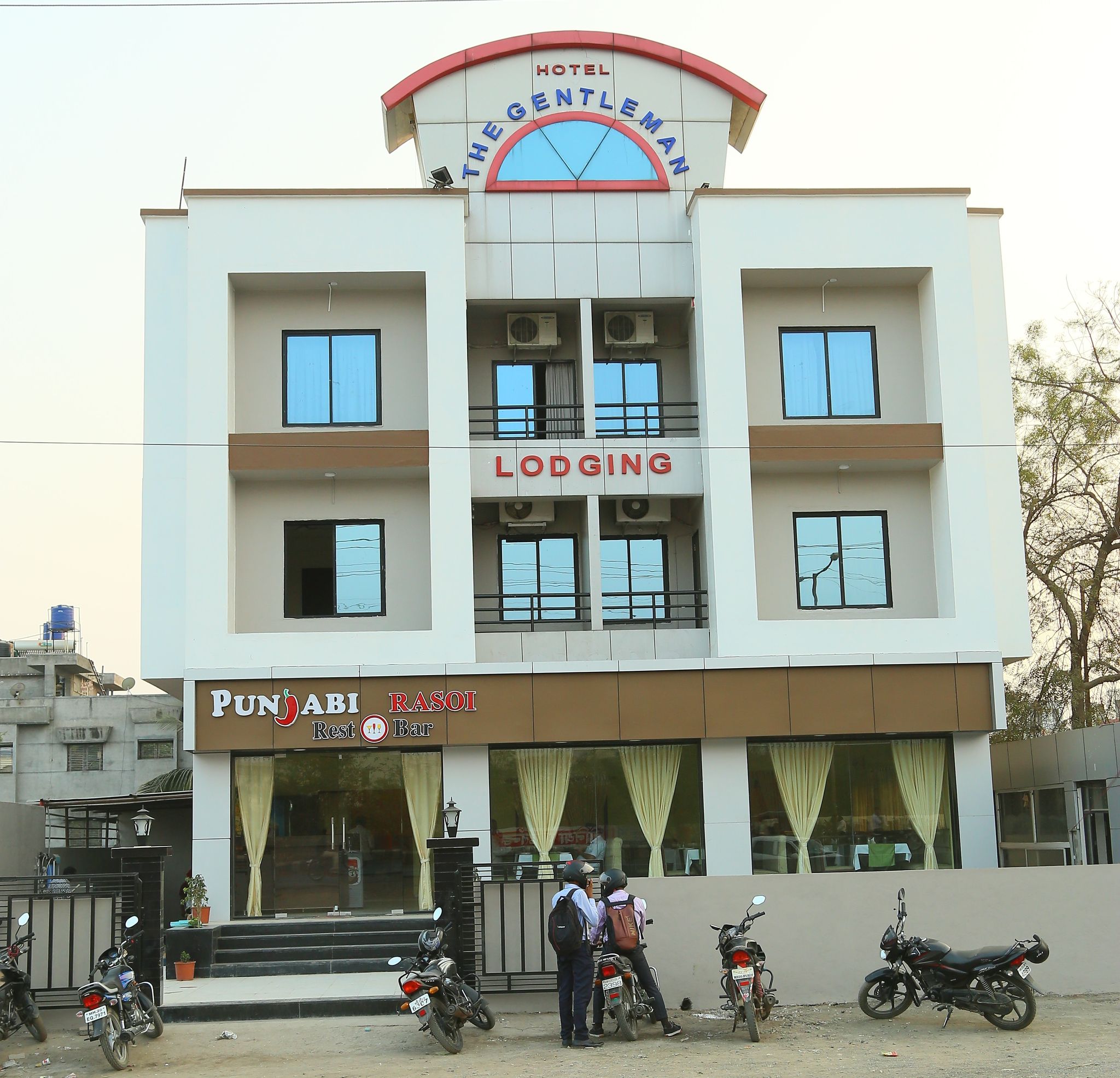 undefined OYO 13810 Hotel The Gentleman 7