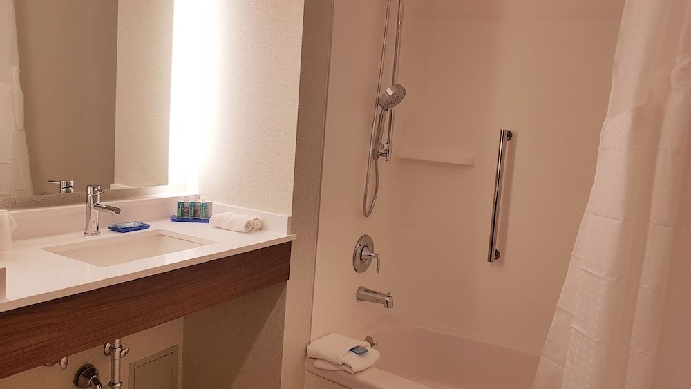 Standard Room, 1 King Bed, Accessible