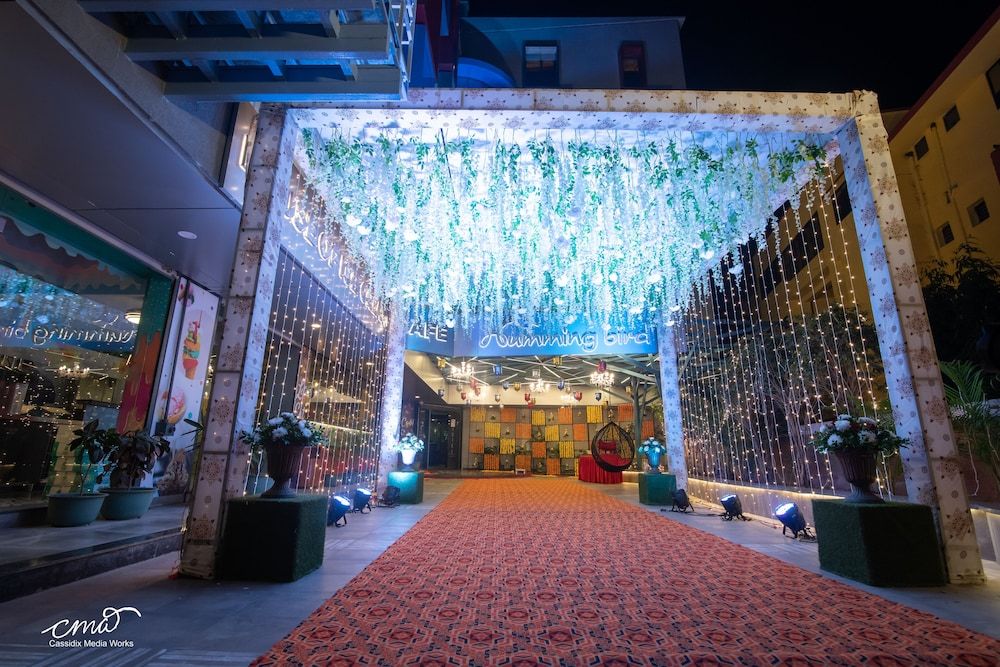 undefined Humming Bird Hotel & Banquet