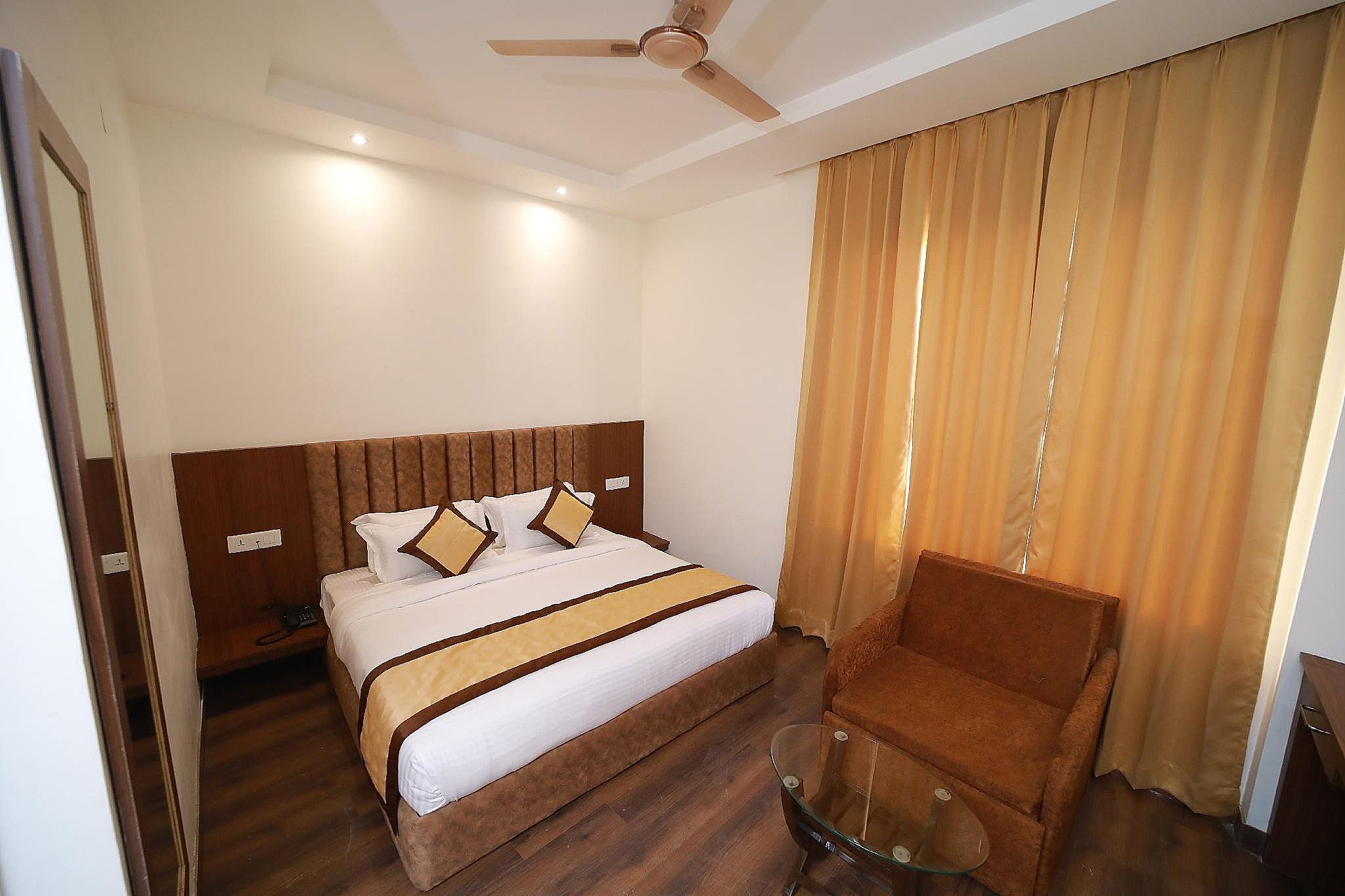 Suite Room(Complimentary Fruit Basket and Cookie Jar)