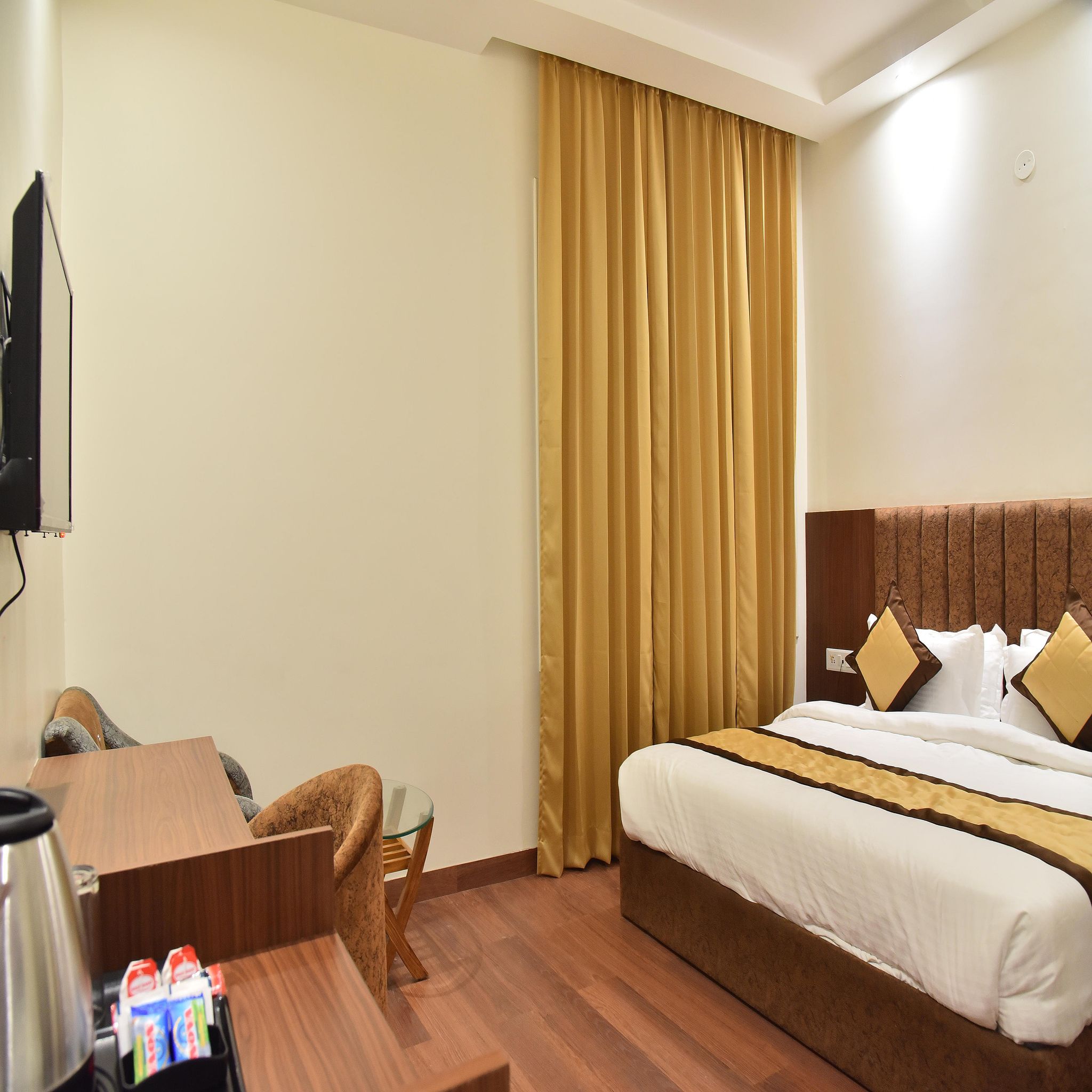 Twin Room (Complimentary Fruit Basket and Cookie Jar)