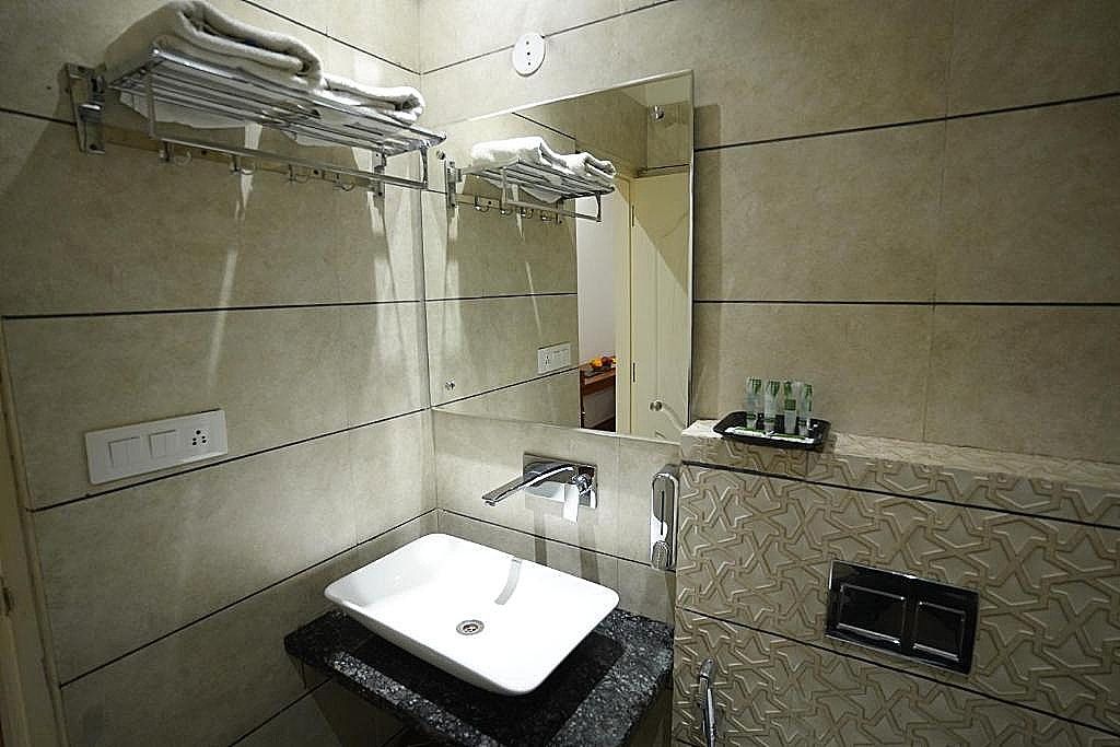 Suite Room(Complimentary Fruit Basket and Cookie Jar)