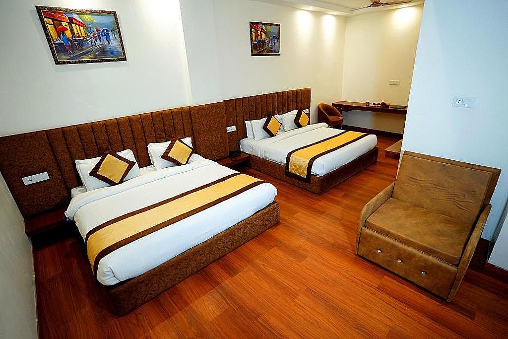 Suite Room(Complimentary Fruit Basket and Cookie Jar)