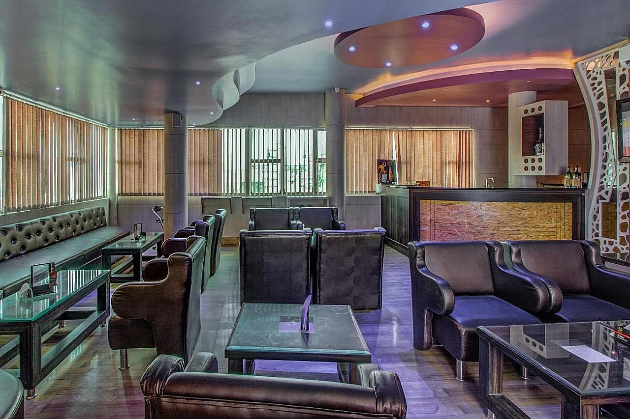 Food & Dining