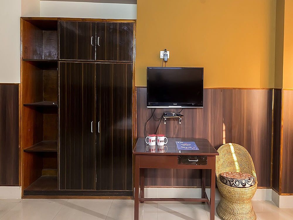 OYO 6996 near Beltola Double or Twin Room 15
