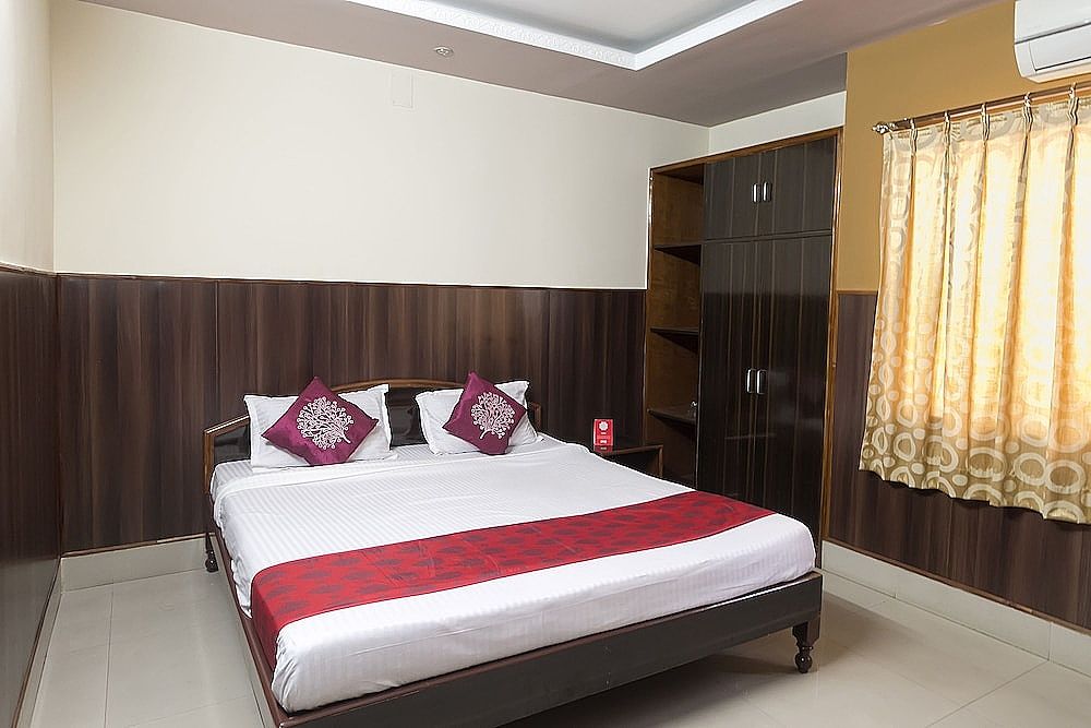 OYO 6996 near Beltola Double or Twin Room 7
