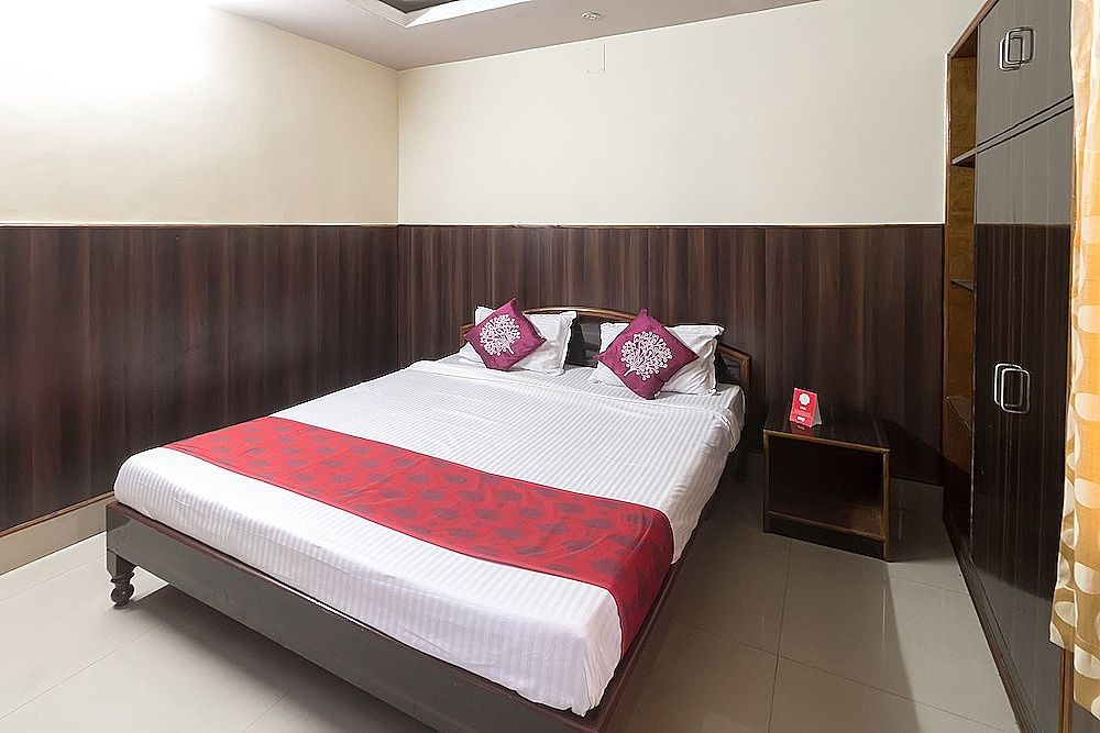 OYO 6996 near Beltola Double or Twin Room 3