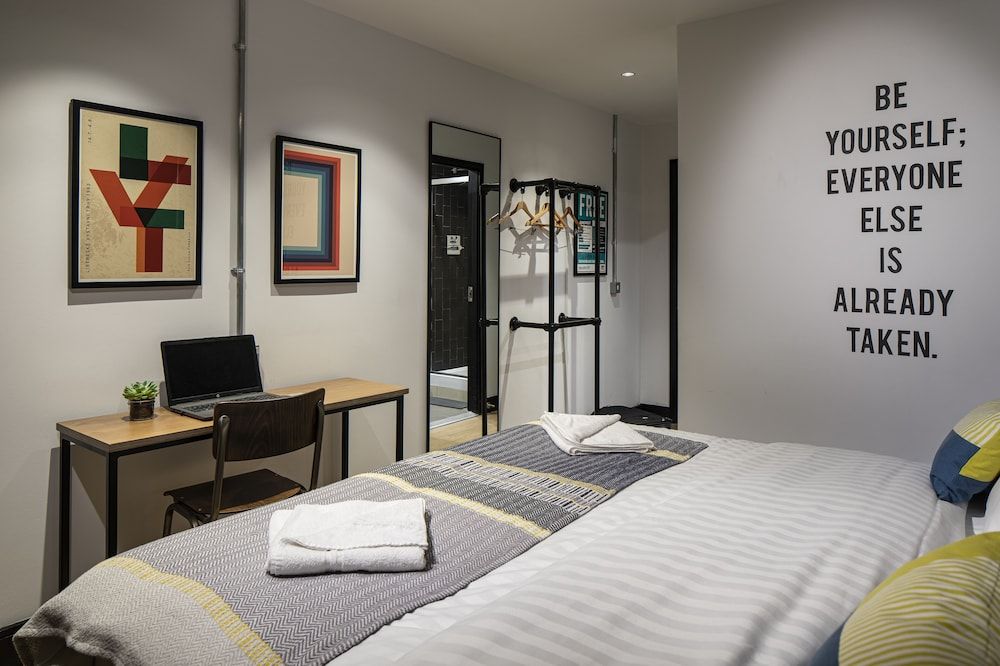 Latroupe Jacobs Inn Deluxe Double Room, Ensuite