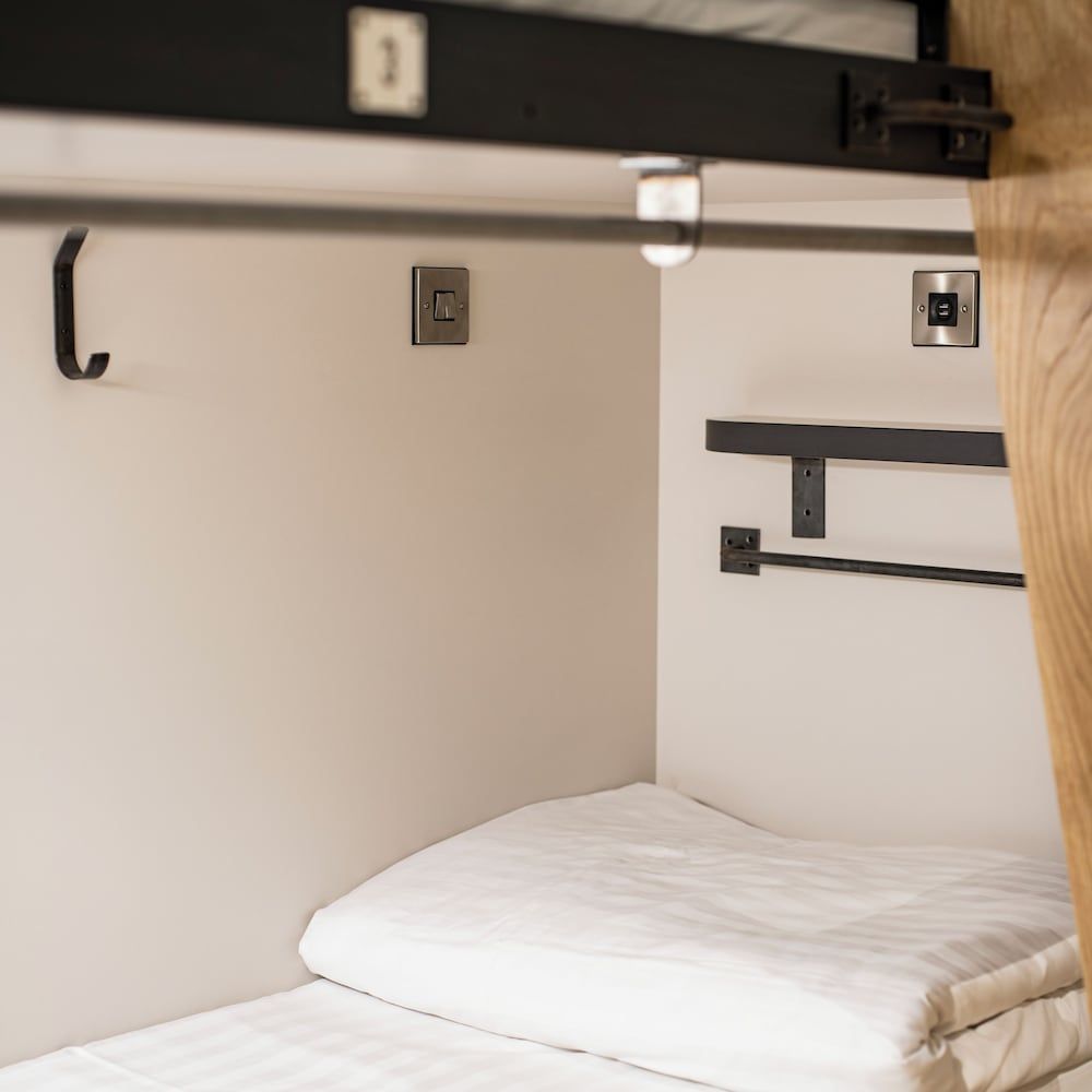 undefined Latroupe Jacobs Inn 9