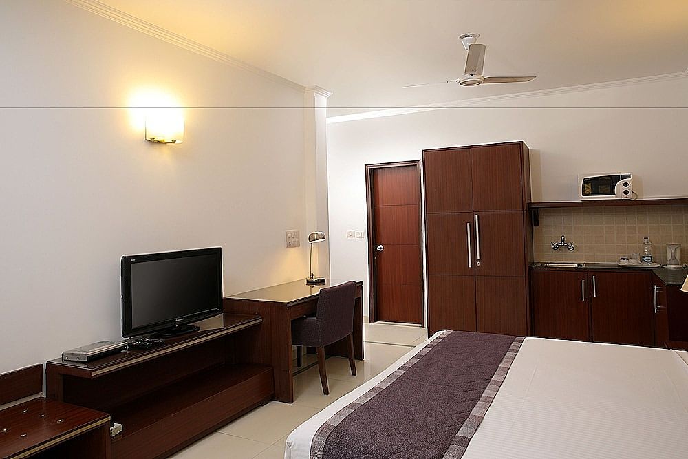 Ahuja Residency DLF Phase 2 Deluxe Room 3