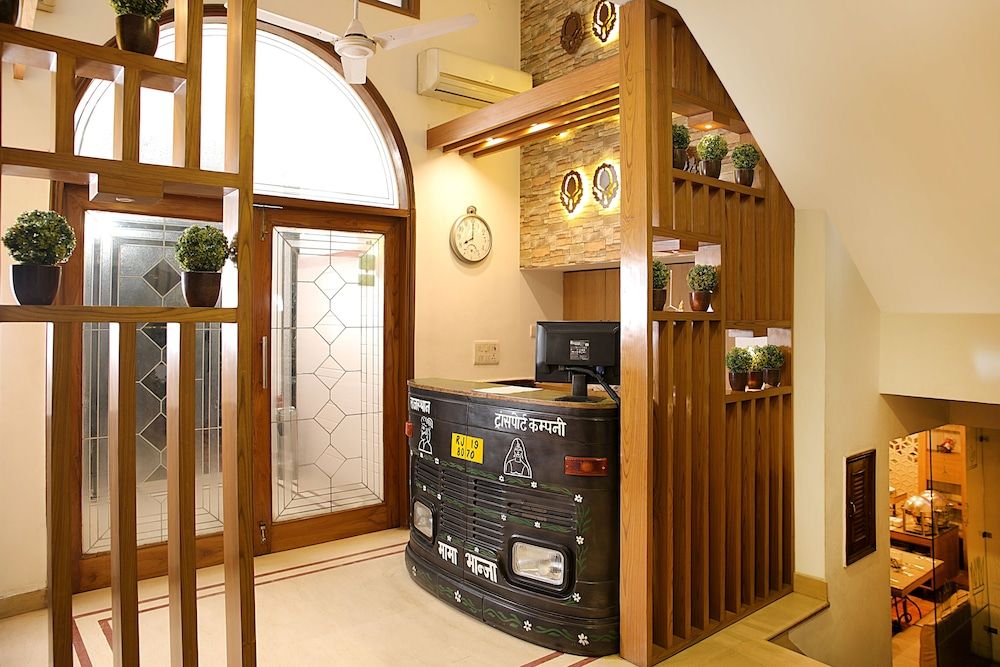 undefined Ahuja Residency DLF Phase 2 9