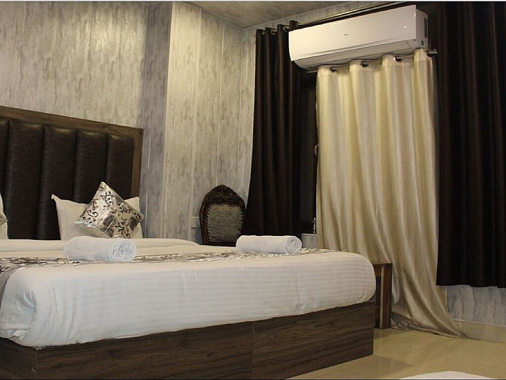 Hotel Smile Inn - 50 Meters from Golden Temple Deluxe double Room 5
