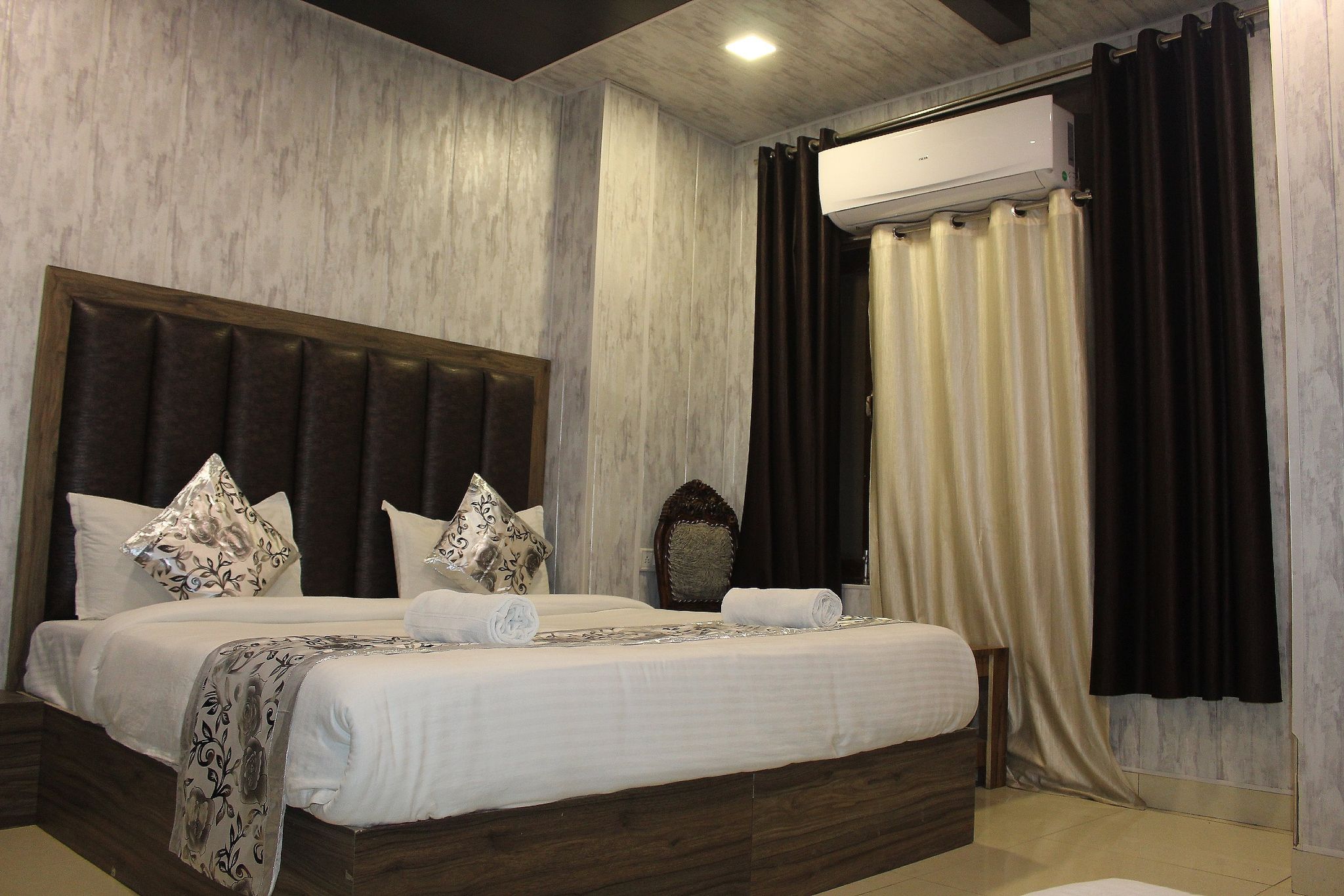 Triple Bed Room