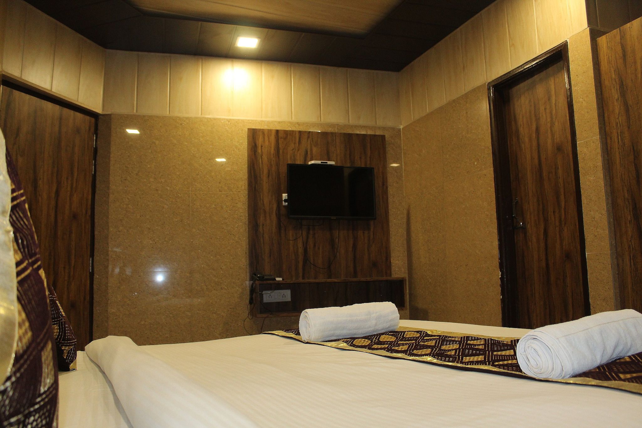 Hotel Smile Inn - 50 Meters from Golden Temple Deluxe double Room 4