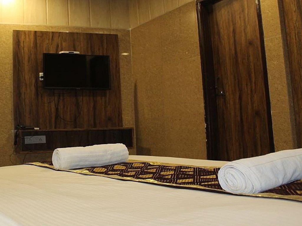 Hotel Smile Inn - 50 Meters from Golden Temple Deluxe double Room 7
