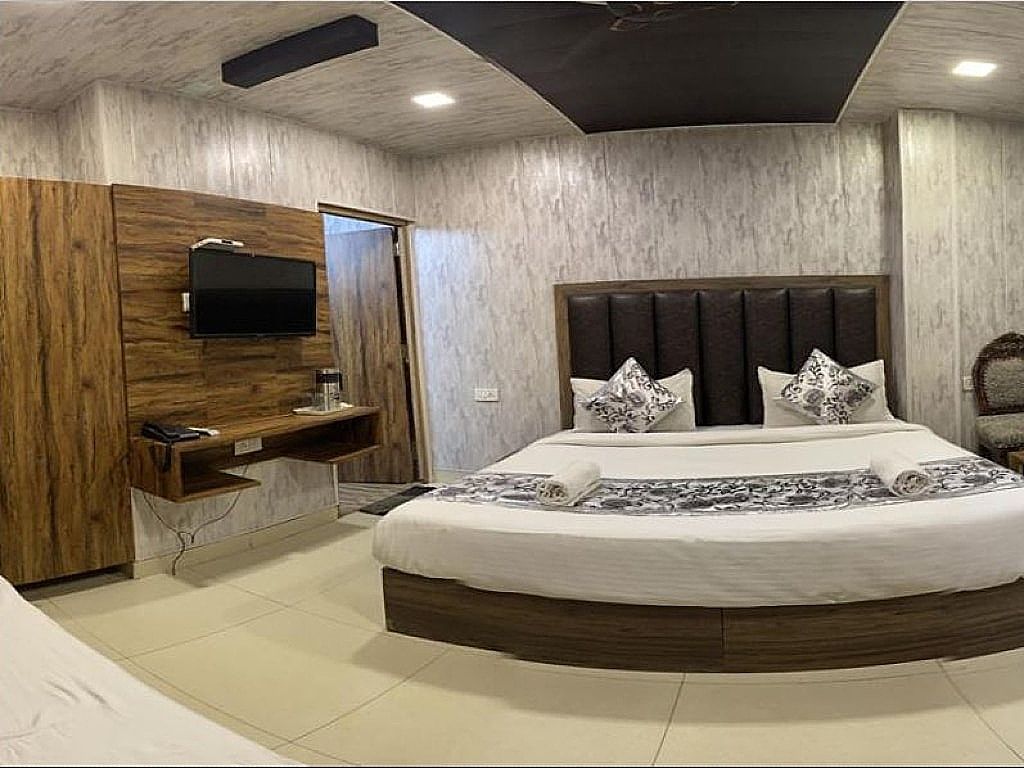 Hotel Smile Inn - 50 Meters from Golden Temple Deluxe double Room 3