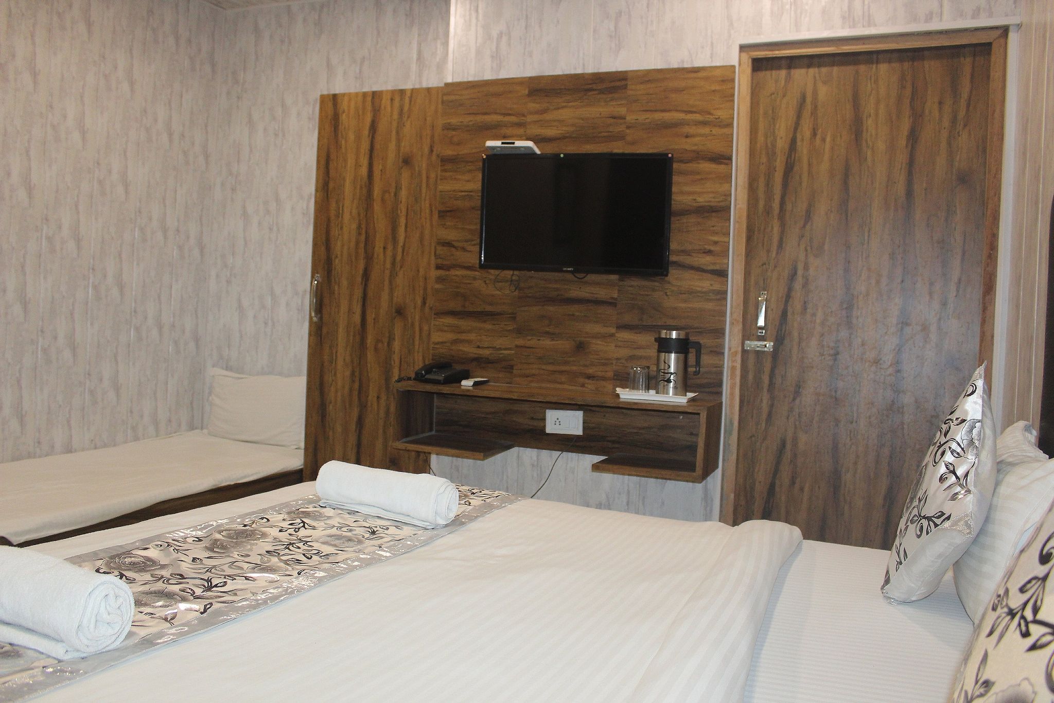 Triple Bed Room