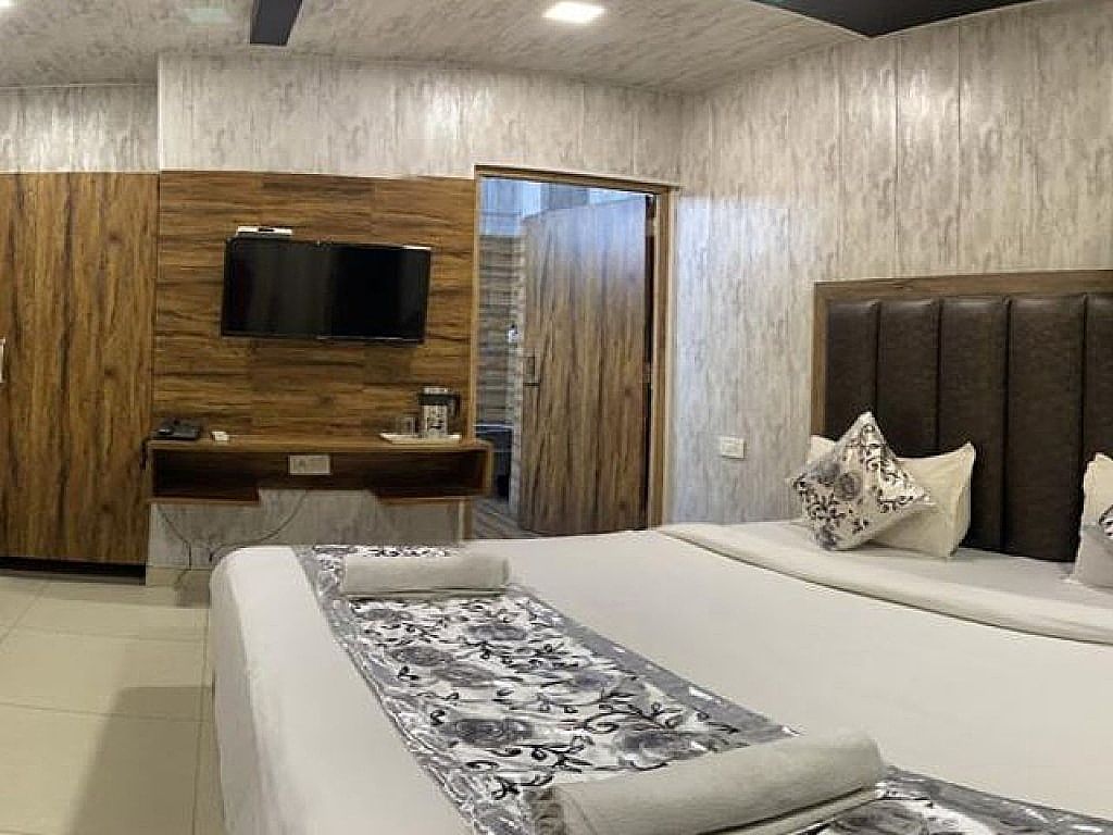 Triple Bed Room