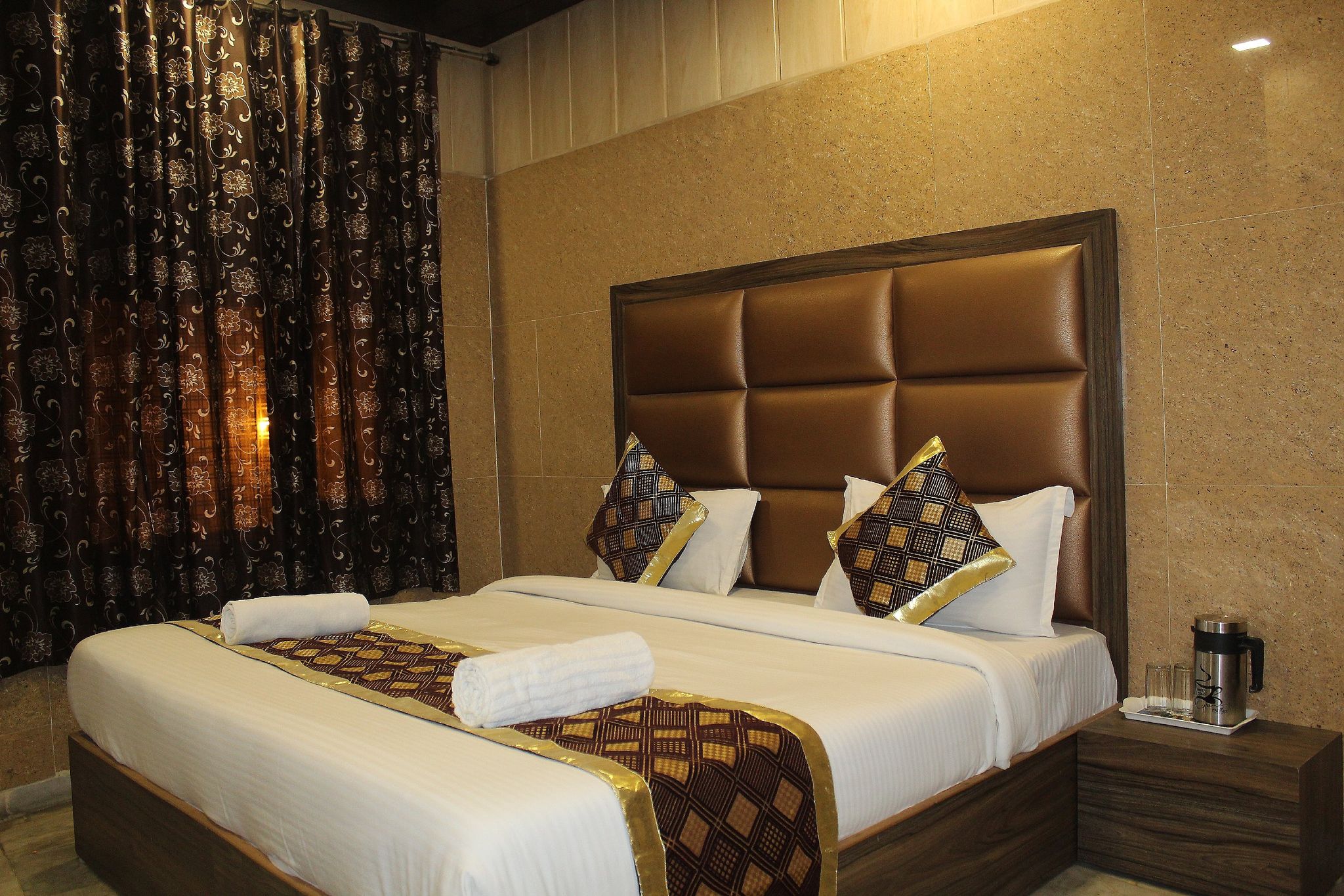 Hotel Smile Inn - 50 Meters from Golden Temple Deluxe double Room 6