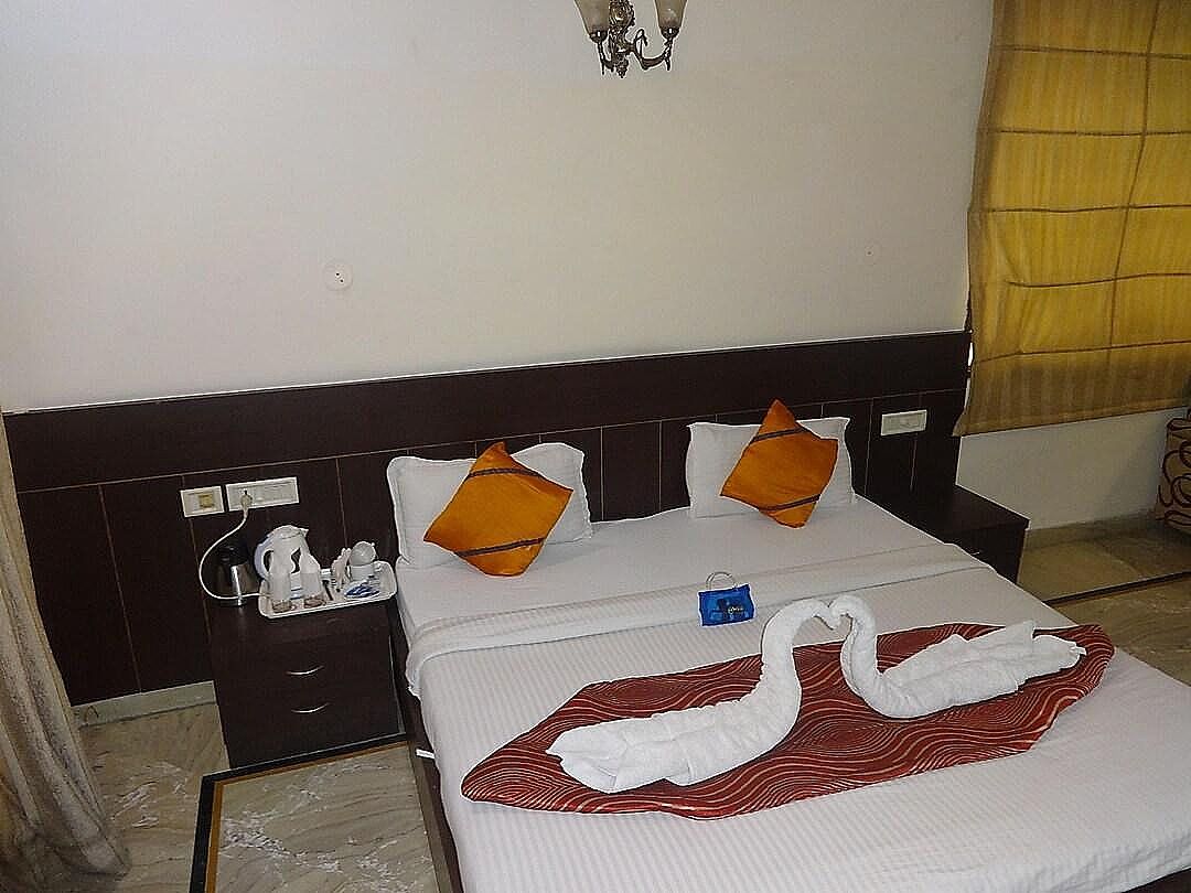 Hotel 42 Deluxe Room 3