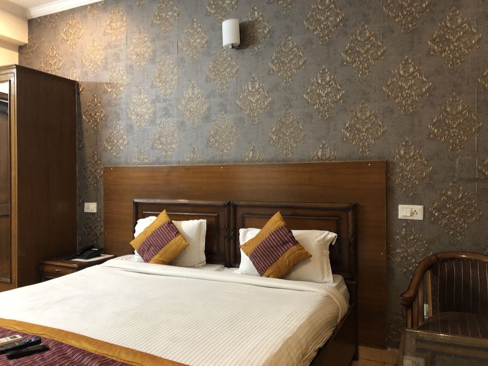 Excel Inn Premium Room 6