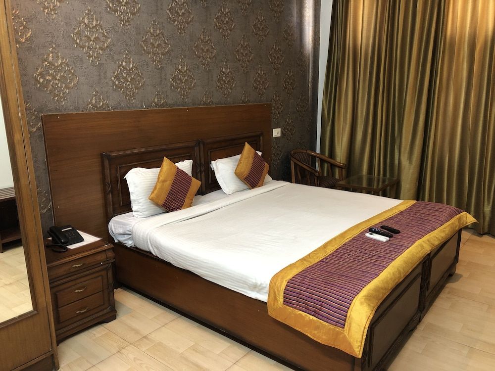 Excel Inn Premium Room 14