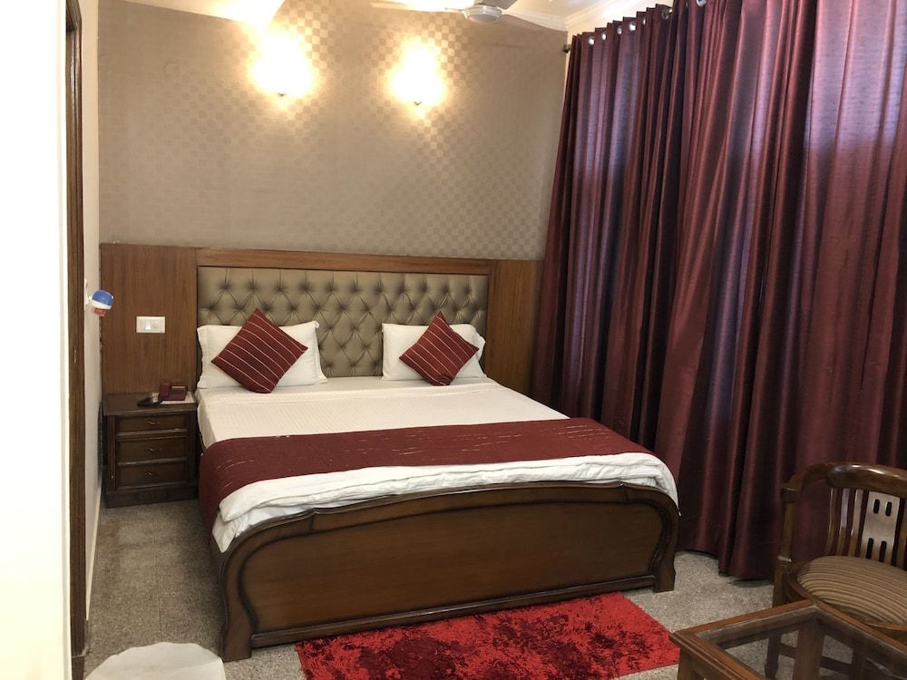 Excel Inn Premium Room 12